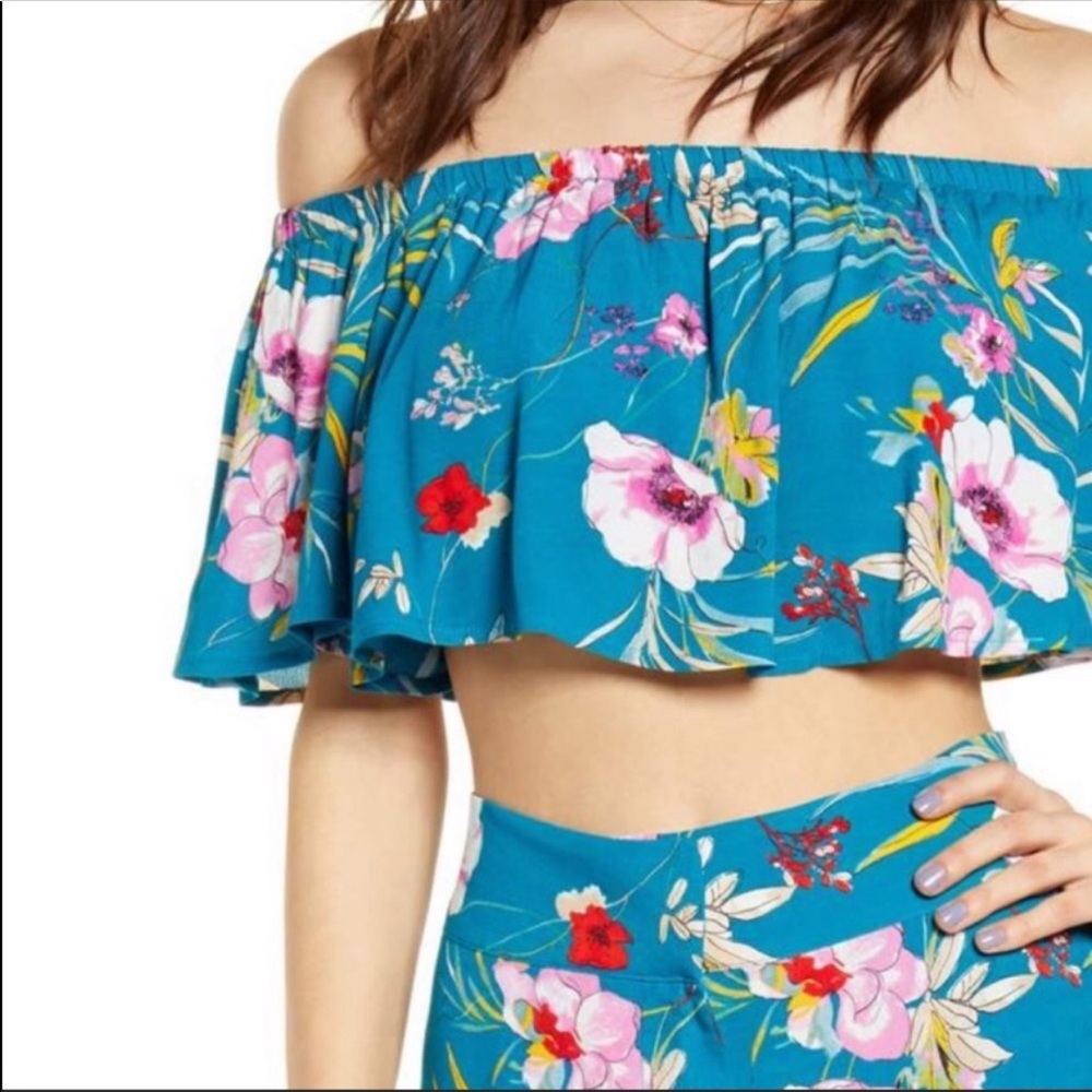 Leith off the shoulder ruffle tropical print top